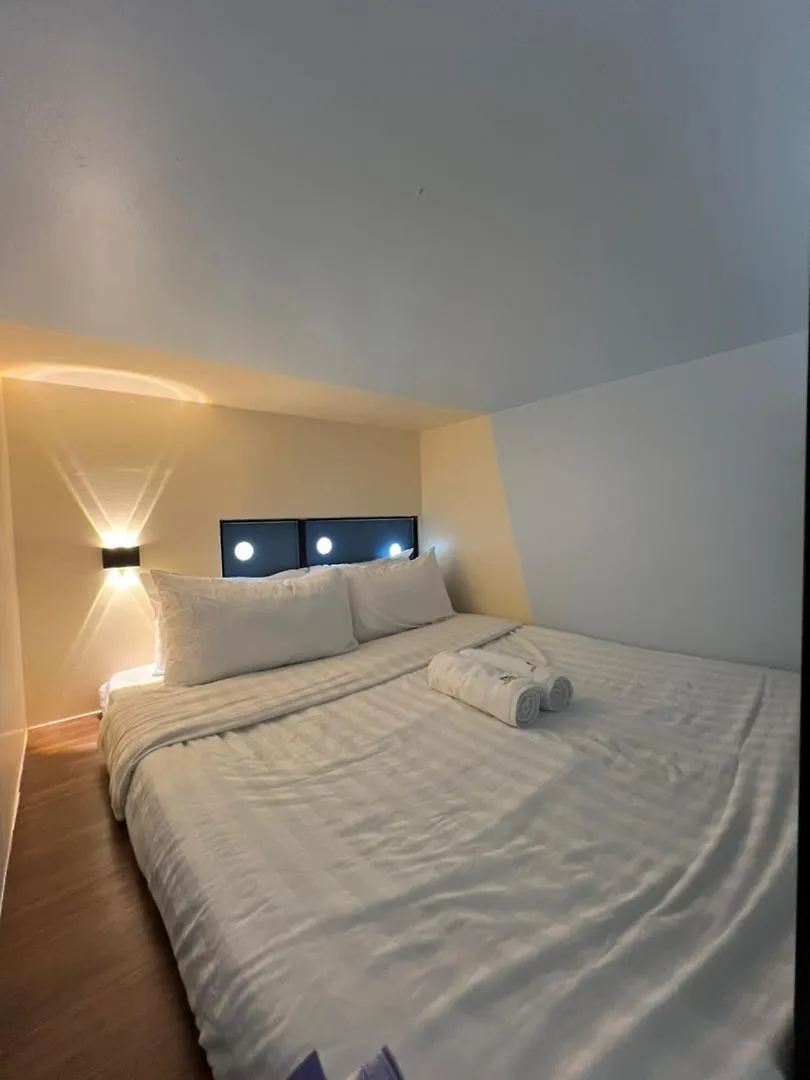 Cubic Botanical Suites Bangsar South By Homebrickz Kuala Lumpur